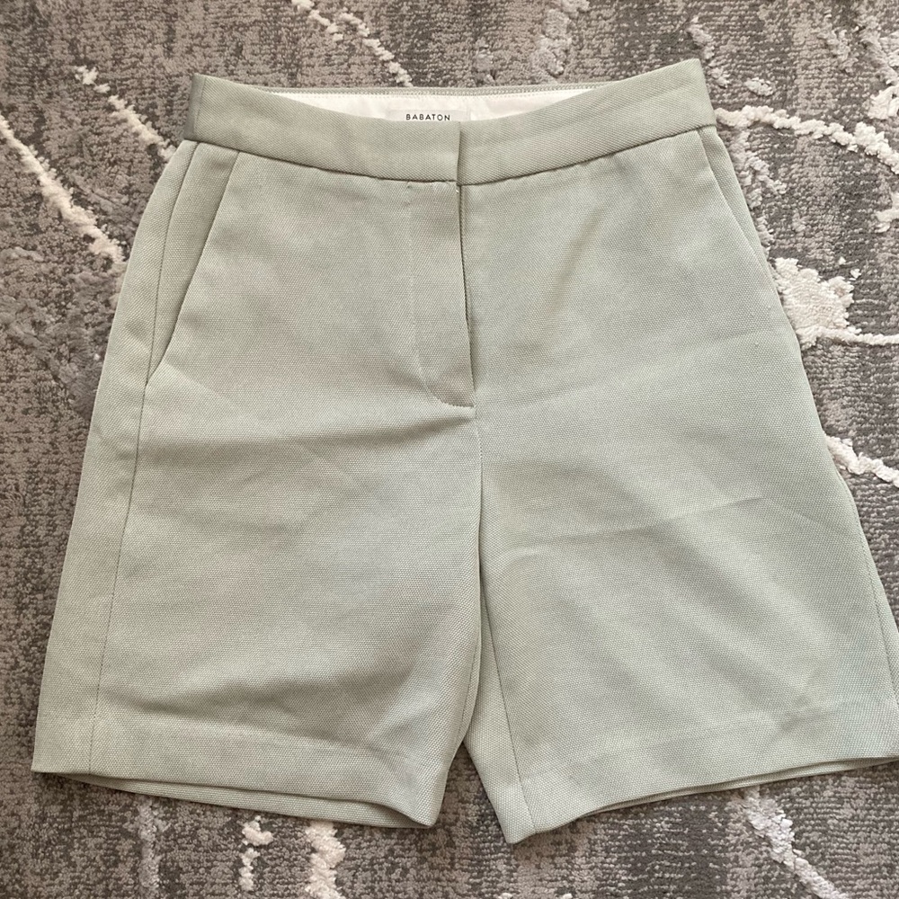 Aritzia Babaton Sz 00 dressy formal career shorts biker bermudas taupe tan